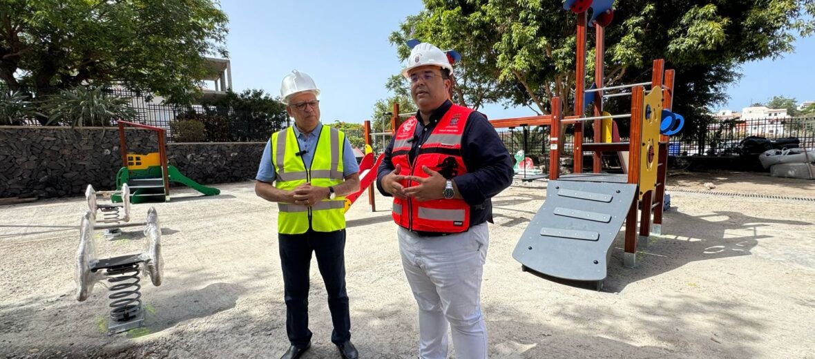 Avance de obras en Parque Infantil de Borbalán: Ayuntamiento y Cabildo supervisan remodelación.