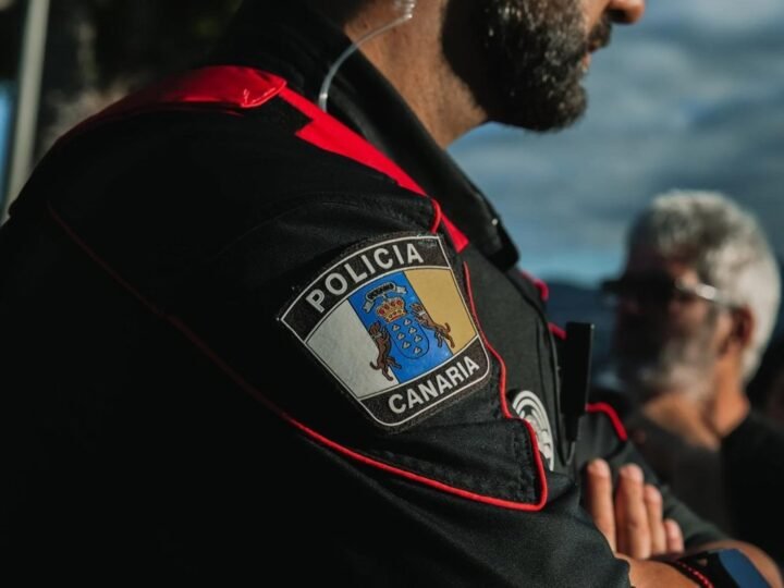 Detienen a una mujer en Arinaga por estafa, acompañada de un hombre por quebrantamiento de condena