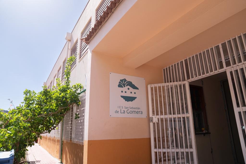 El Cabildo de La Gomera continúa con transporte gratuito para estudiantes en la isla