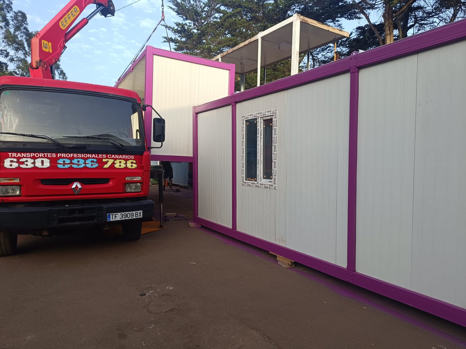 Instalación de casetas provisionales en camping de Punta del Hidalgo
