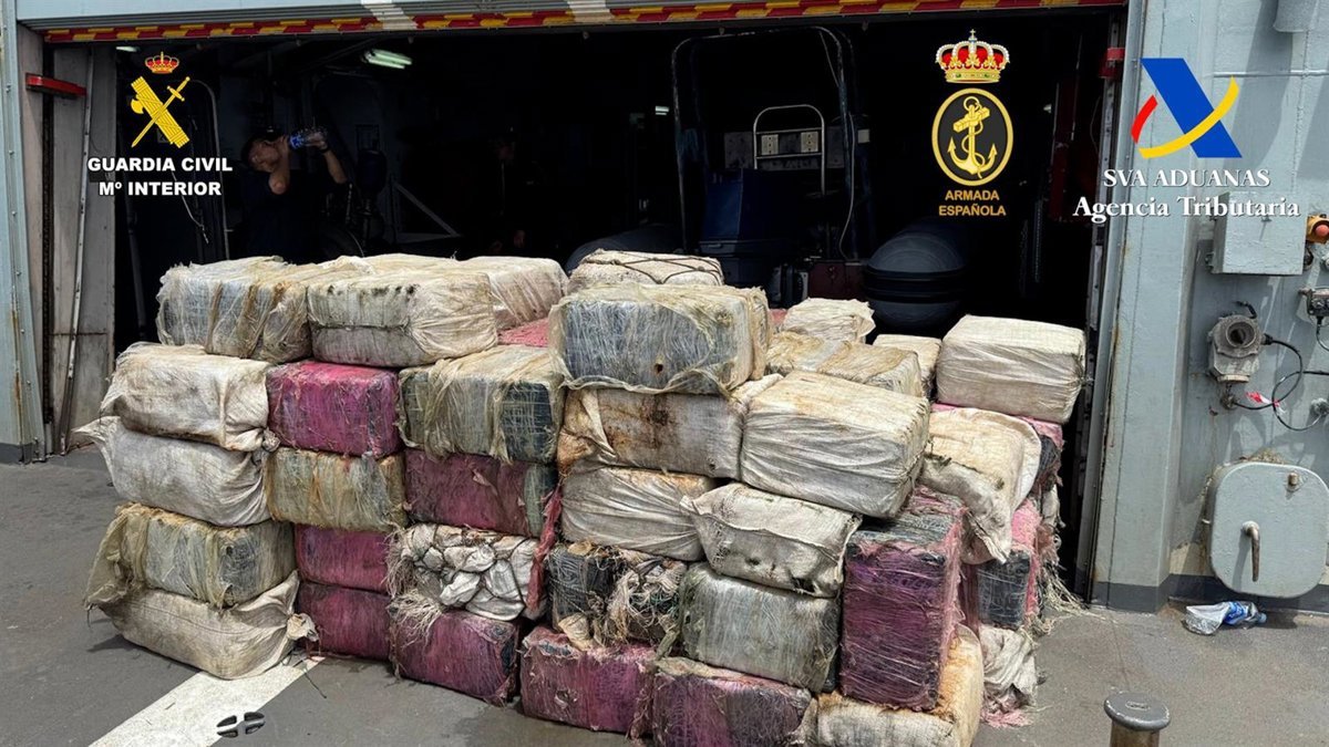 Interceptado remolcador con 3 toneladas de cocaína cerca de las Islas Canarias