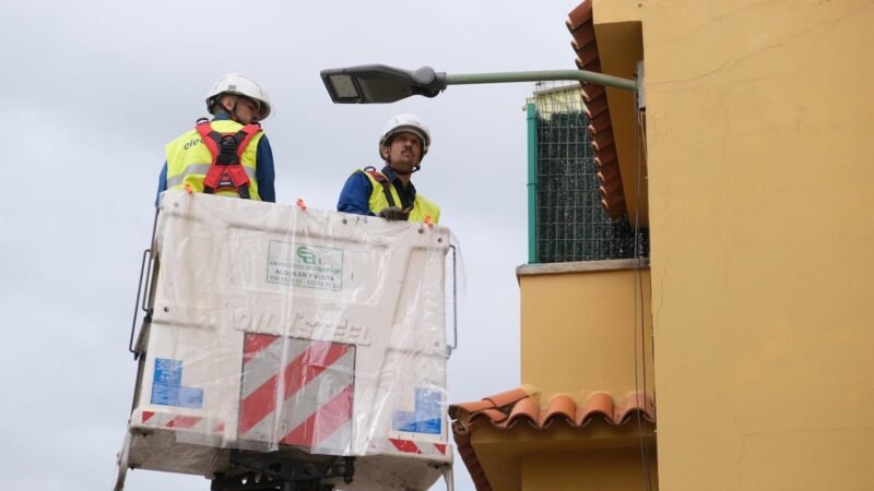Inversión de 765.000 euros en modernización del alumbrado en La Isleta y Las Coloradas.