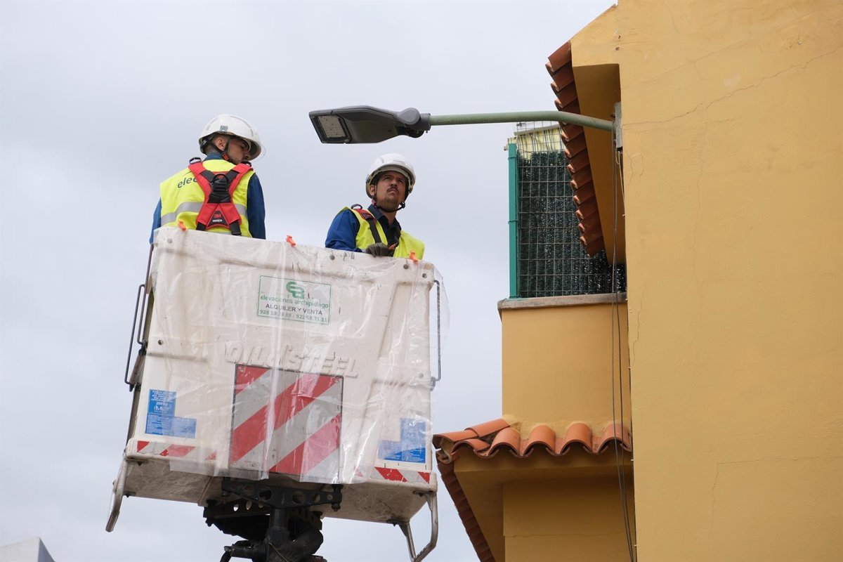 Inversión de 765.000 euros en modernización del alumbrado en La Isleta y Las Coloradas.