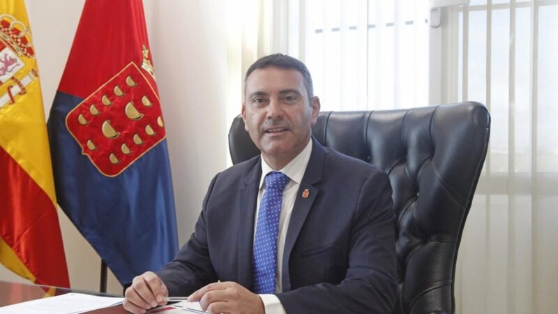 Lanzarote busca colaboración para conservar mural de César Manrique en Madrid