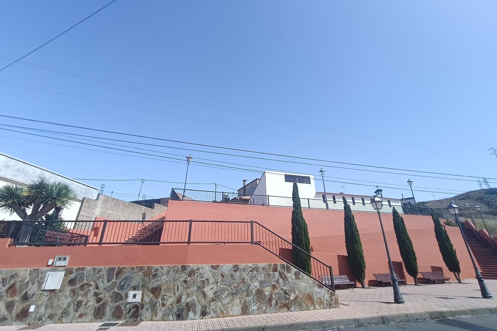 Mejora en la plaza de Bronco-Lomo Largo para garantizar su mantenimiento y accesibilidad
