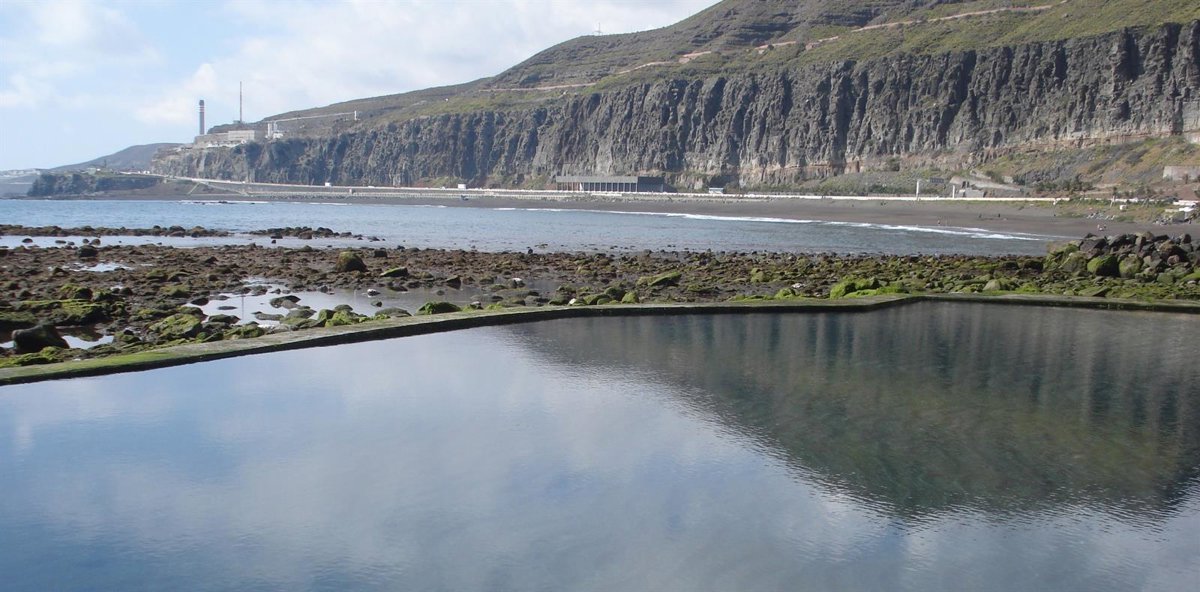 Niño de 13 años rescatado en playa de Las Palmas se golpeó la cabeza y está grave