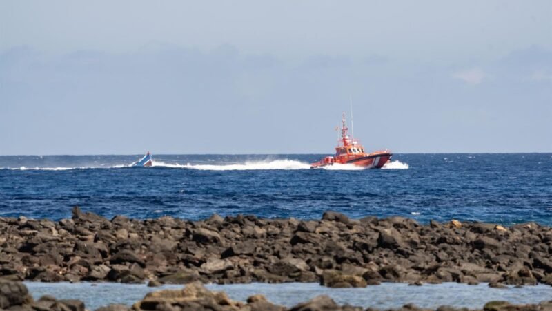 Rescatadas 62 personas migrantes en aguas cercanas a Lanzarote