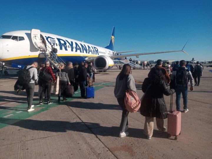 Ryanair prevé poco impacto en Tenerife por recorte de plazas y lo vincula a subida de tasas de Aena