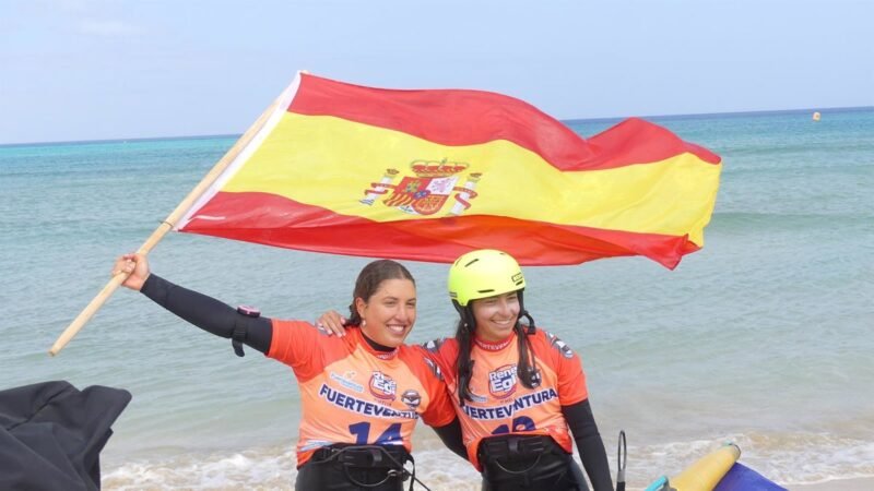 Suardíaz y Cappuzzo dominan en FreeFly-Slalom en el Mundial de Wingfoil de Fuerteventura