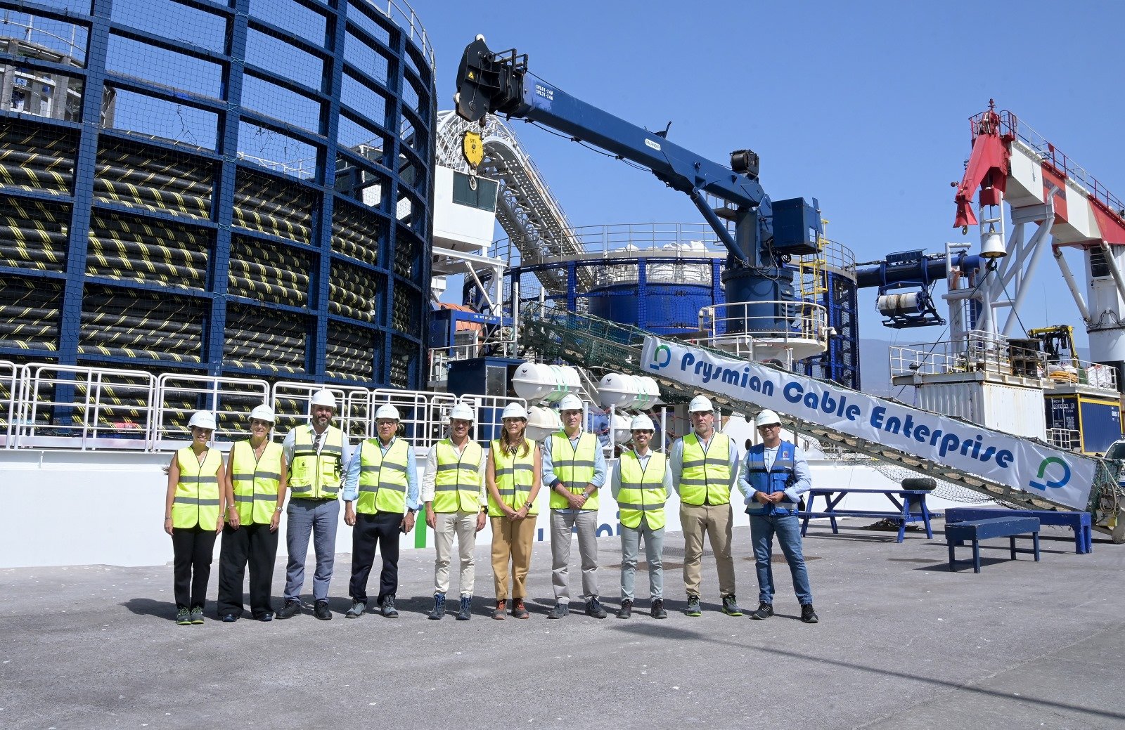 Tendido del cable eléctrico submarino entre Tenerife y La Gomera en marcha