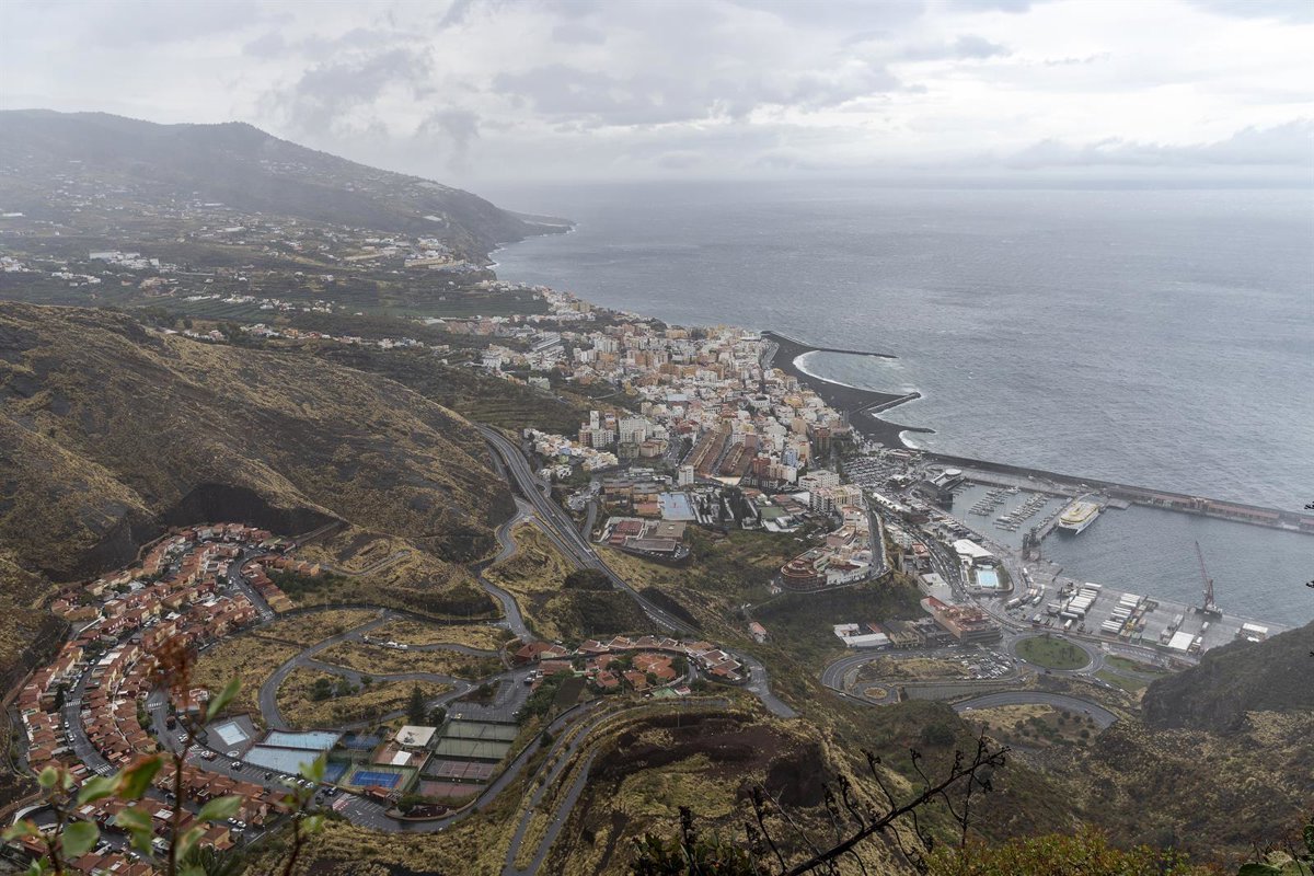 Tiempo nuboso en Canarias con probabilidad de lluvia débil