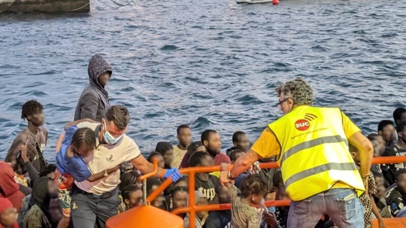 Traslado de cinco menores migrantes con asilo desde Canarias