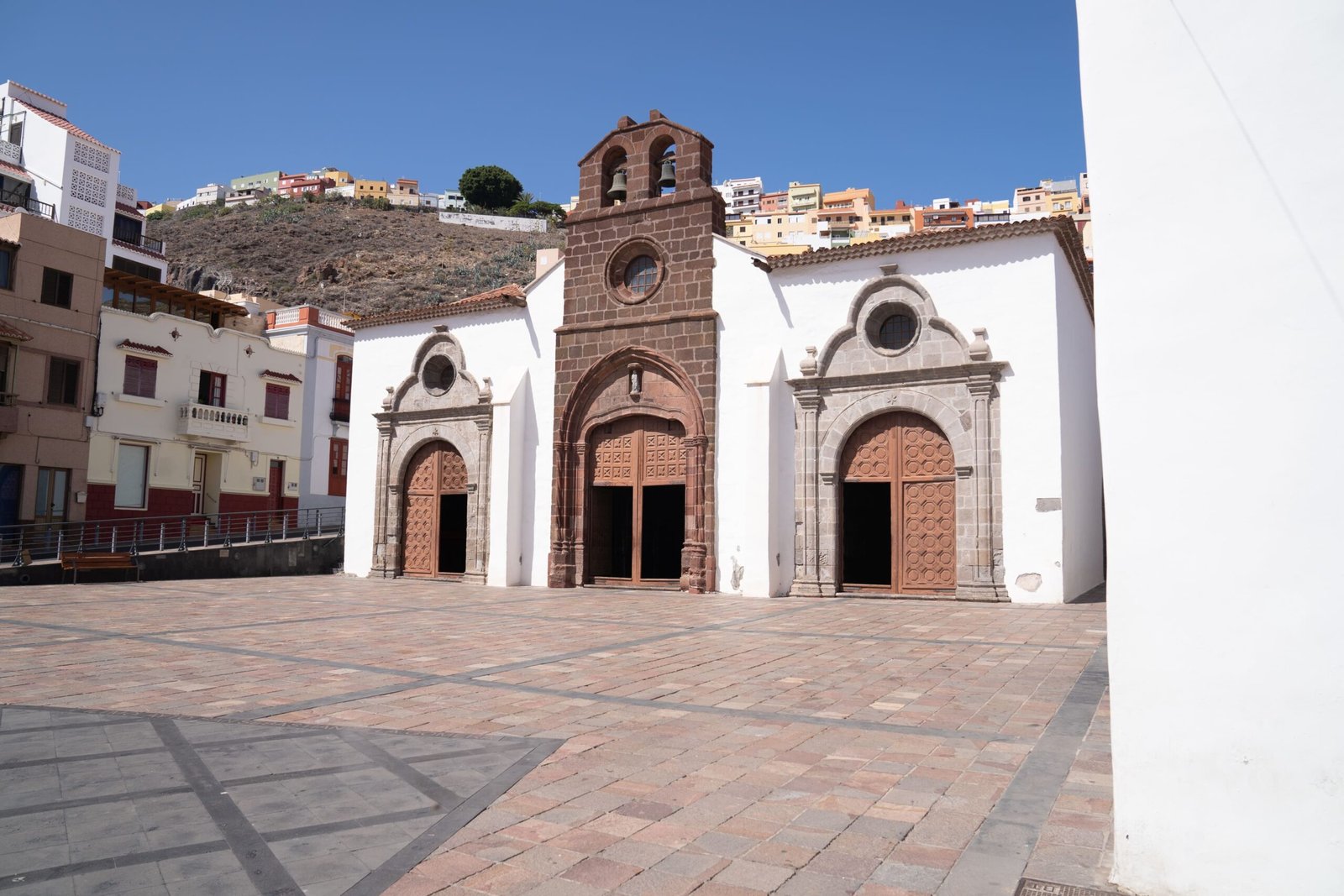 Acto Institucional de las Jornadas Colombinas en la Plaza de la Iglesia de Nuestra Señora de La Asunción