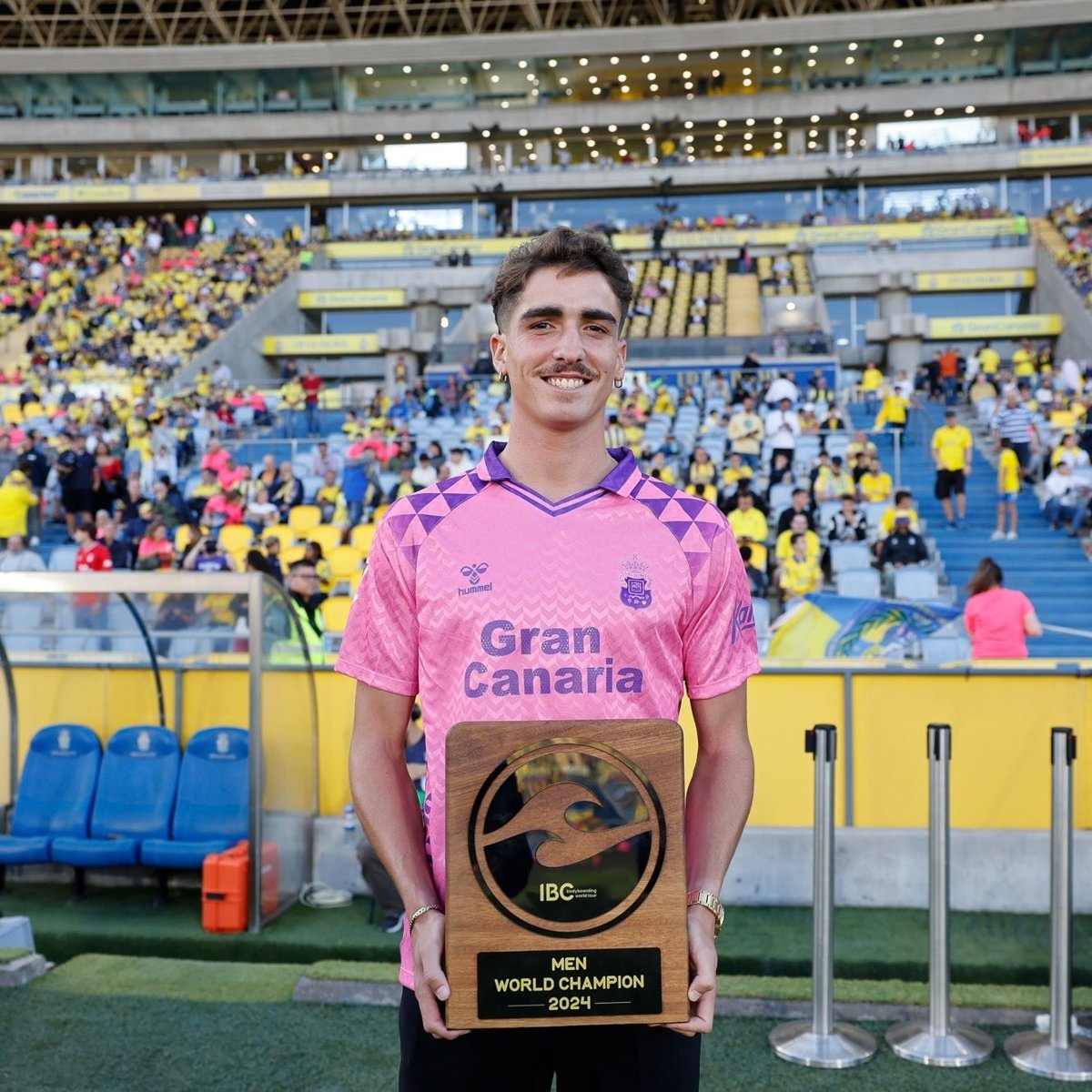 Armide Soliveres, reconocido con el Premio al Deporte Canario 2025 por su destacada trayectoria en el bodyboard.