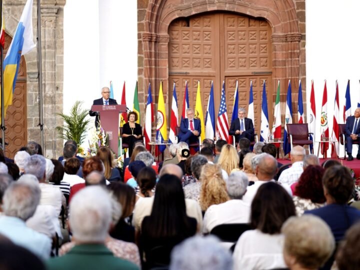 Curbelo apela a sembrar “semillas de paz” y defiende derechos humanos en Jornadas Colombinas