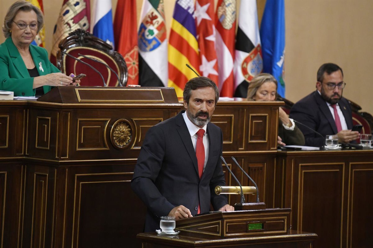 El Senado autoriza al Supremo juzgar a Pedro Sanginés por falso testimonio.