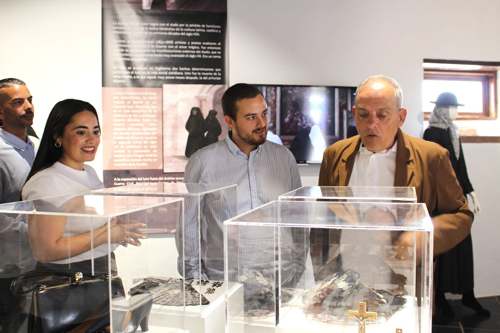 Inaugurada exposición “Alivio del luto” en Casa La Bodega de Arona
