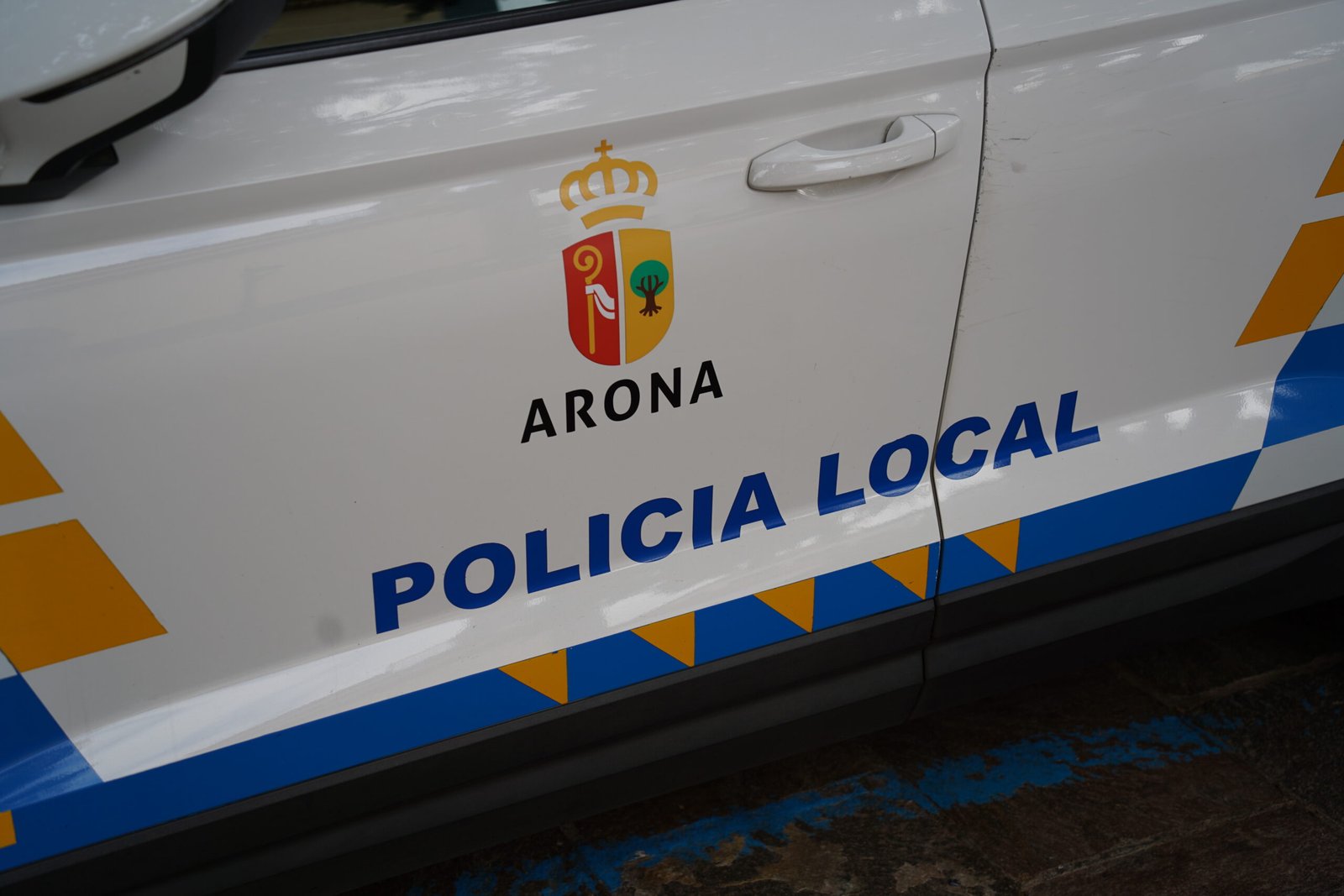 La Policía Local de Arona resuelve el hurto de placas conmemorativas en Las Galletas