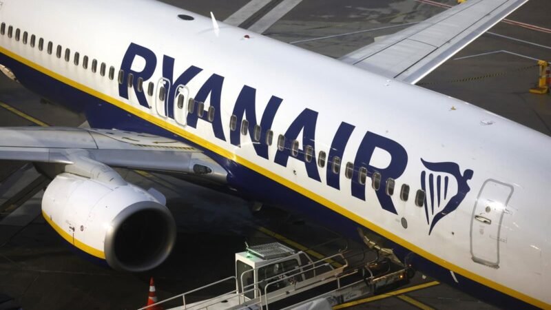 Podemos denuncia a Ryanair por chantaje económico con recorte de plazas
