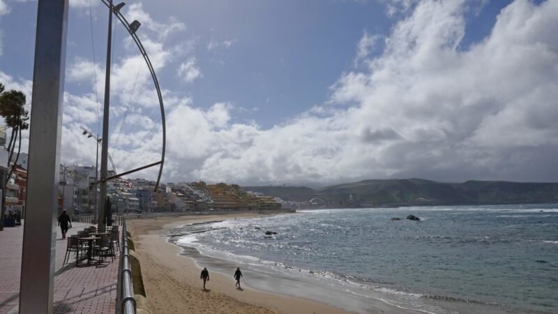 Posibles lluvias débiles y nubosidad en Canarias este jueves