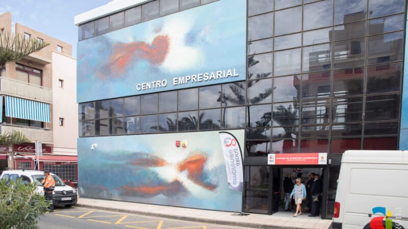 El importe de la subvención será de un máximo de 5.000 euros por beneficiario, pudiendo ser incrementado en función de determinadas circunstancias. 

En resumen, se han abierto las convocatorias para las subvenciones destinadas a la promoción del empleo autónomo en Canarias, con el objetivo de facilitar la constitución de personas desempleadas como trabajadoras autónomas o por cuenta propia. El plazo para la presentación de solicitudes se extiende hasta el 2 de octubre de 2023, con requisitos y trámites específicos a seguir. ¡No pierdas esta oportunidad de emprender tu propio camino laboral en las Islas Canarias!