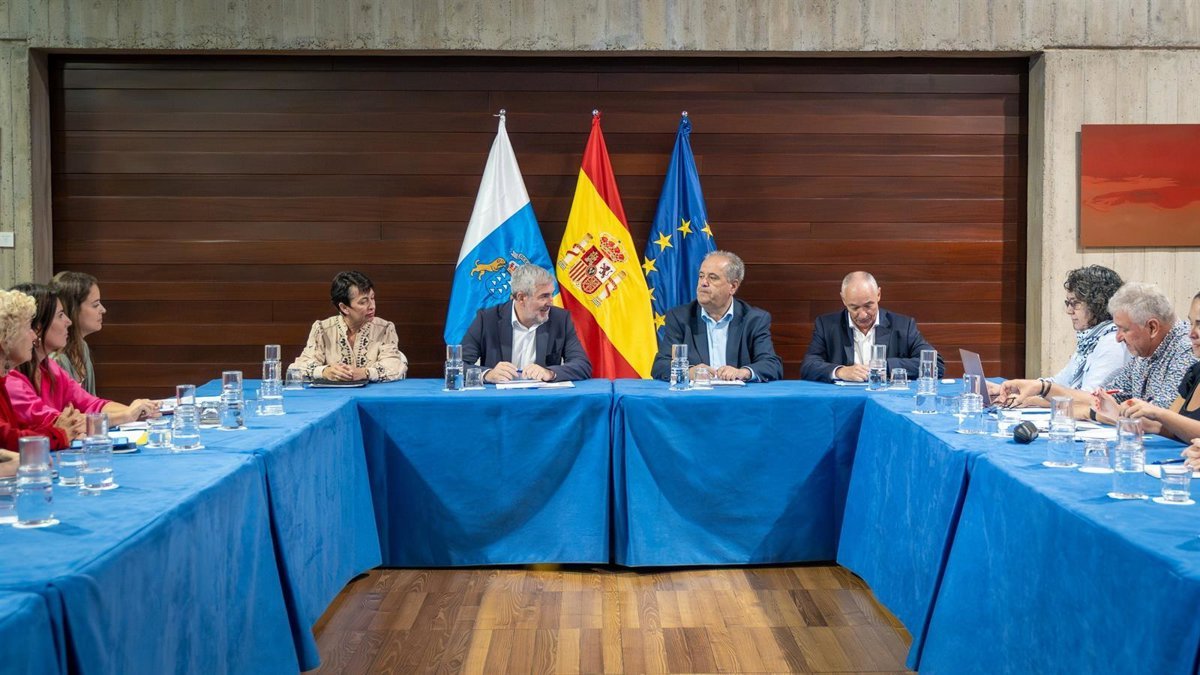 Clavijo promete aumentar presupuesto en cooperación en el exterior en 2026