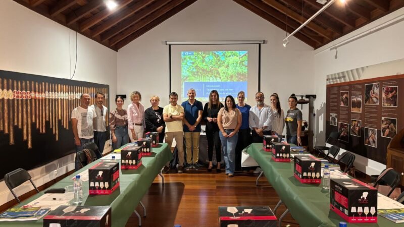 El Cabildo de La Palma forma a profesionales del sector vitivinícola y gastronómico con certificación internacional