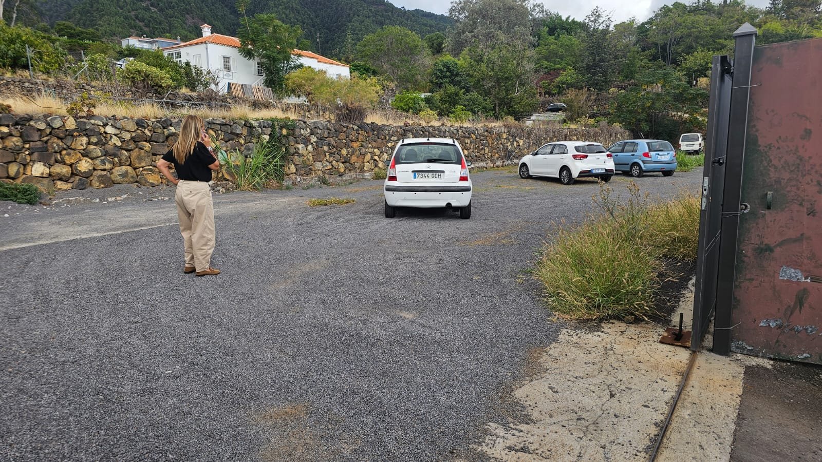 El Cabildo habilita 50 nuevas plazas de aparcamiento en el Centro de Mayores La Dehesa.