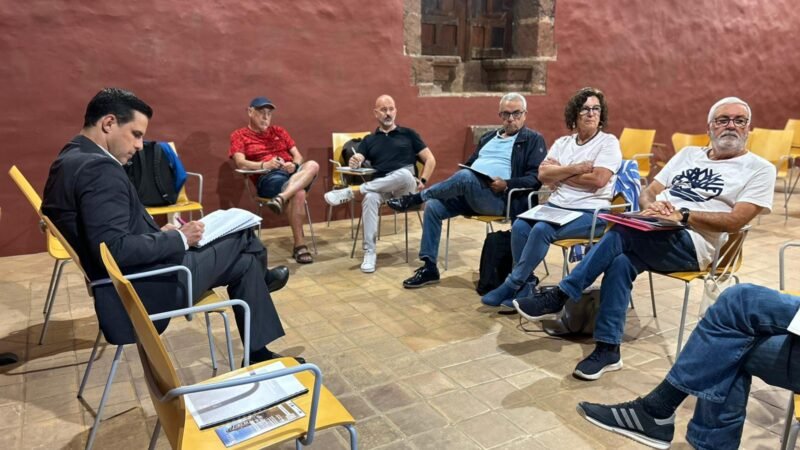 El FES planifica las actividades finales del año en La Laguna
