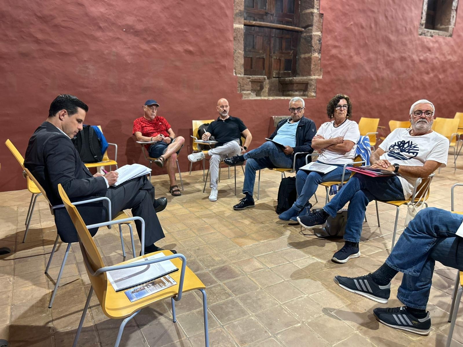 El FES planifica las actividades finales del año en La Laguna
