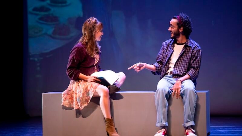 El Teatro Leal presenta ‘Libros cruzados’ de Delirium Teatro para celebrar los 40 años de la compañía.