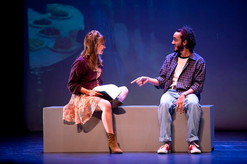 El Teatro Leal presenta ‘Libros cruzados’ de Delirium Teatro para celebrar los 40 años de la compañía.
