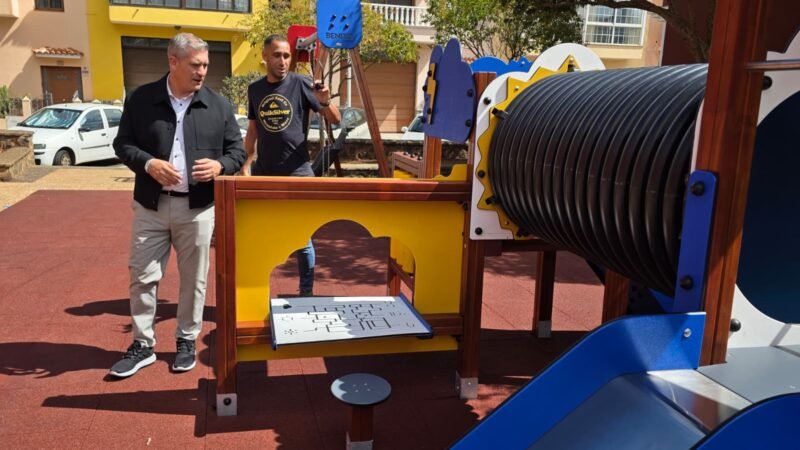 El parque infantil del Coromoto en La Laguna se renueva para ofrecer más diversión a las familias.