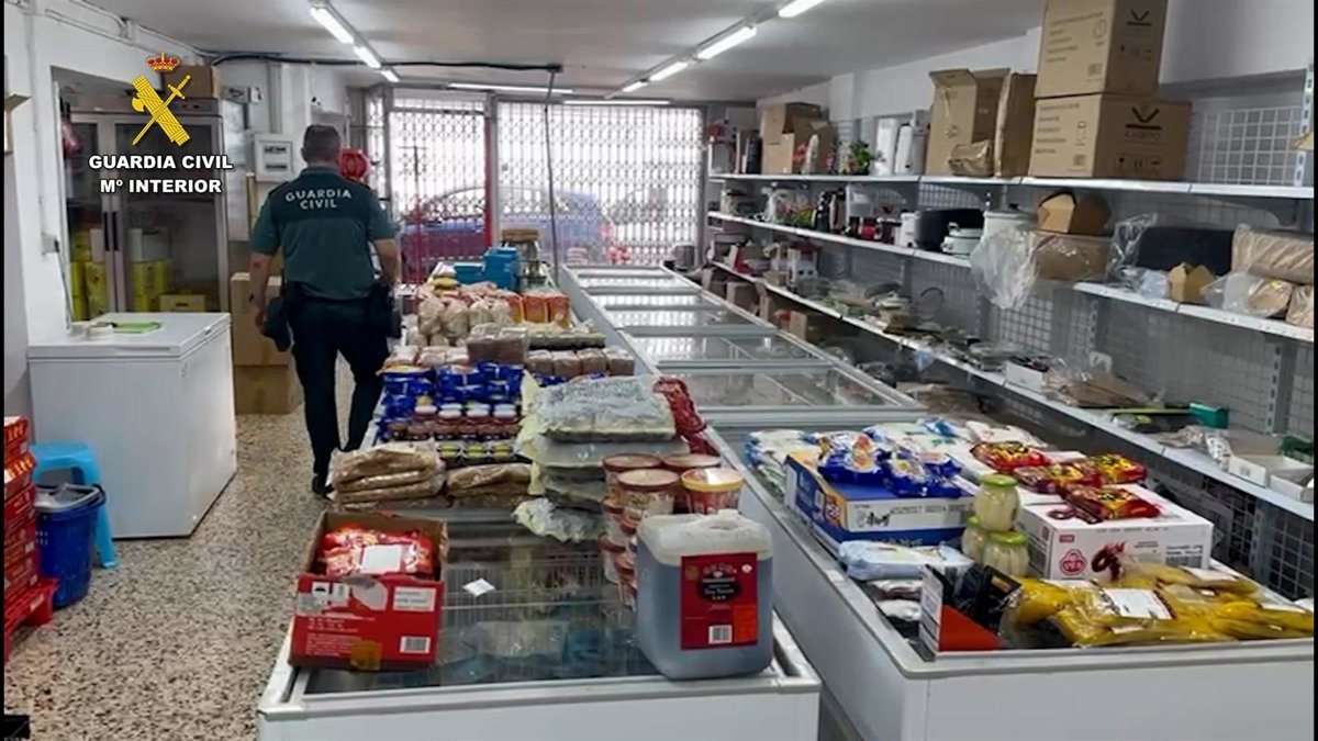 Intervención de 575 productos caducados en comercio de Las Palmas