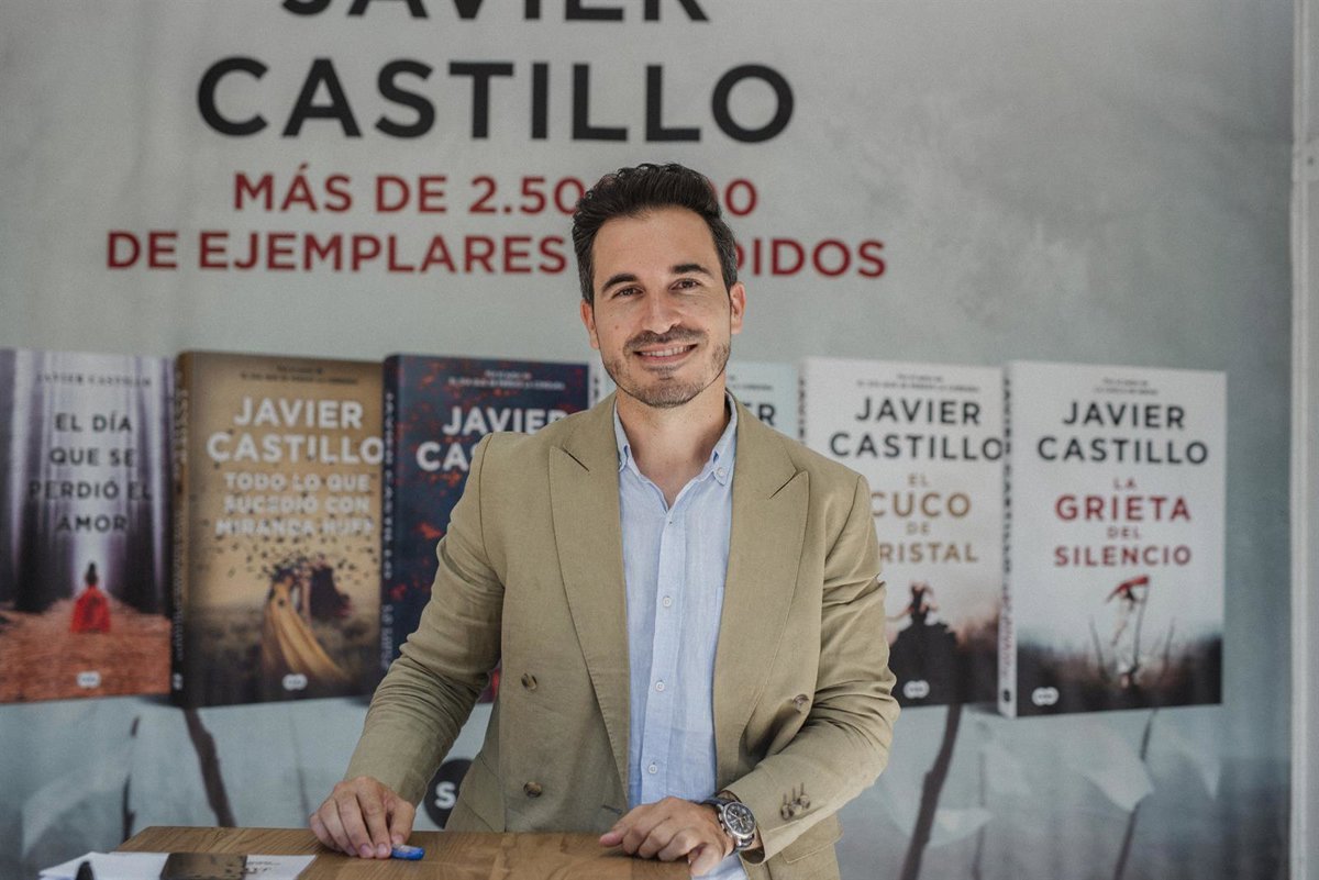 Javier Castillo firma este jueves ejemplares de su libro ‘El susurro del fuego’ en Las Palmas de Gran Canaria.