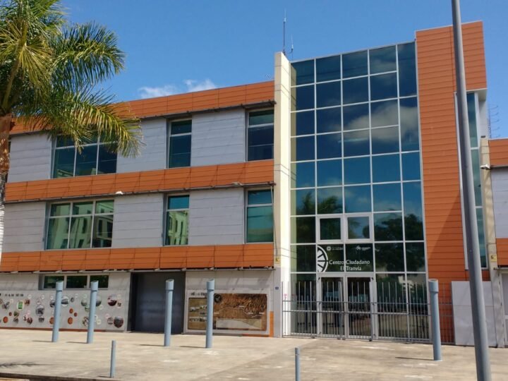 La Laguna relanza licitación de accesibilidad en centros ciudadanos para atraer empresas.