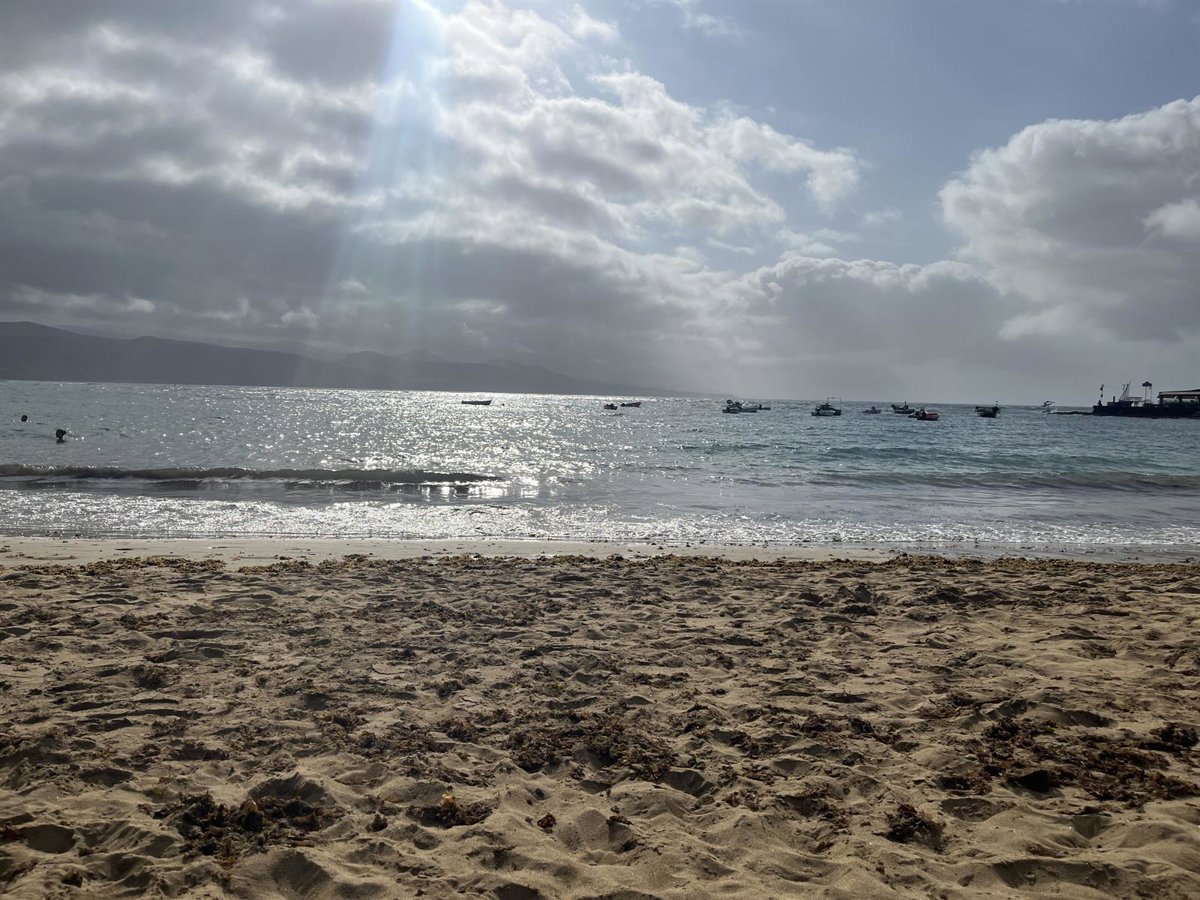 Sábado con cielos poco nubosos y temperaturas estables en Canarias.