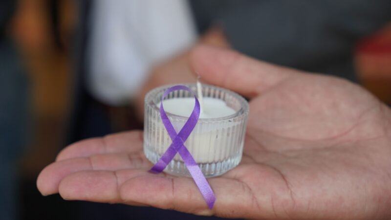 El compromiso del Ayuntamiento de Arona con la igualdad y la erradicación de la violencia machista se ve reforzado con este tipo de eventos, que buscan concienciar a la población sobre la importancia de erradicar cualquier forma de violencia contra las mujeres. La participación de la comunidad, especialmente de los jóvenes, es fundamental para lograr una sociedad más justa y segura para todos.