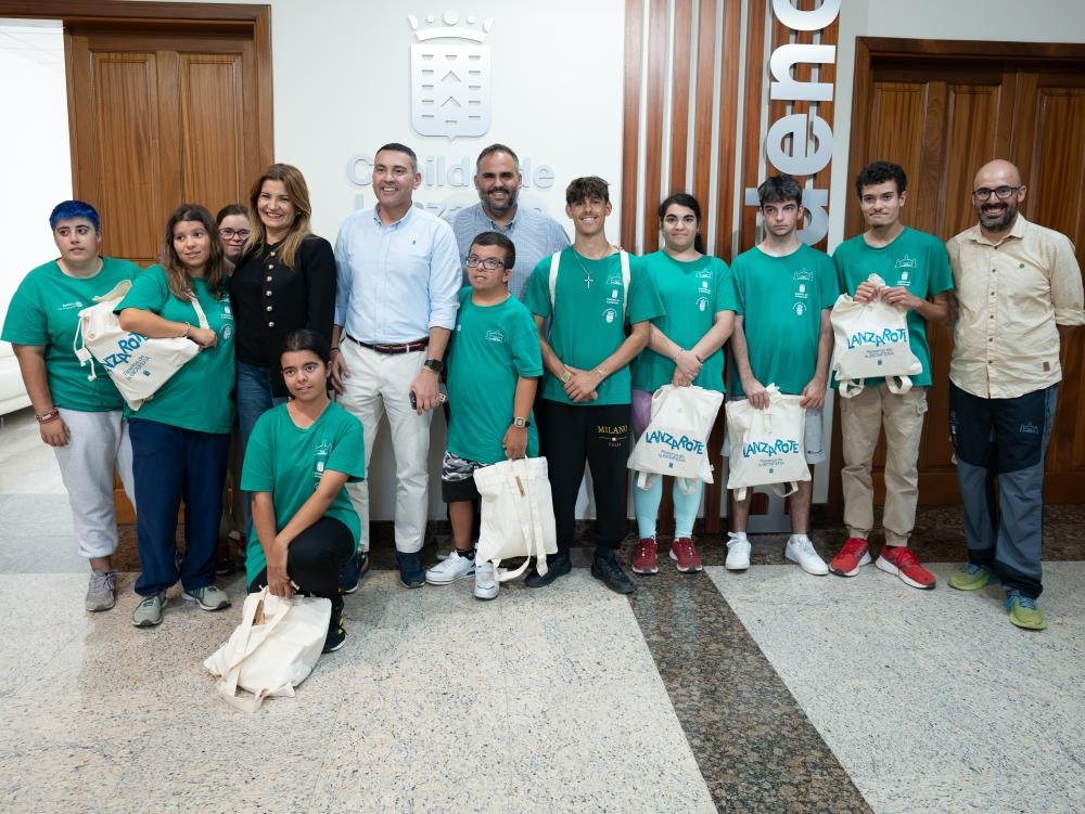 Alumnos de FP de Actividades Auxiliares en Viveros visitan el Cabildo de Lanzarote