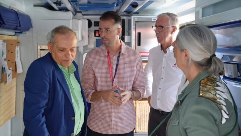 Cabildo de Tenerife y Cruz Roja llevan formación a barrios y zonas rurales con unidad móvil.