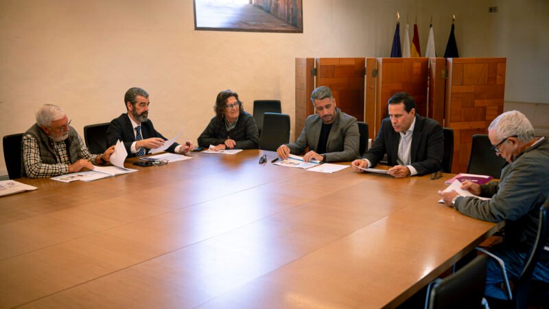 El Alcalde de San Cristóbal de La Laguna supervisa la preparación del III Pleno del FES 2025