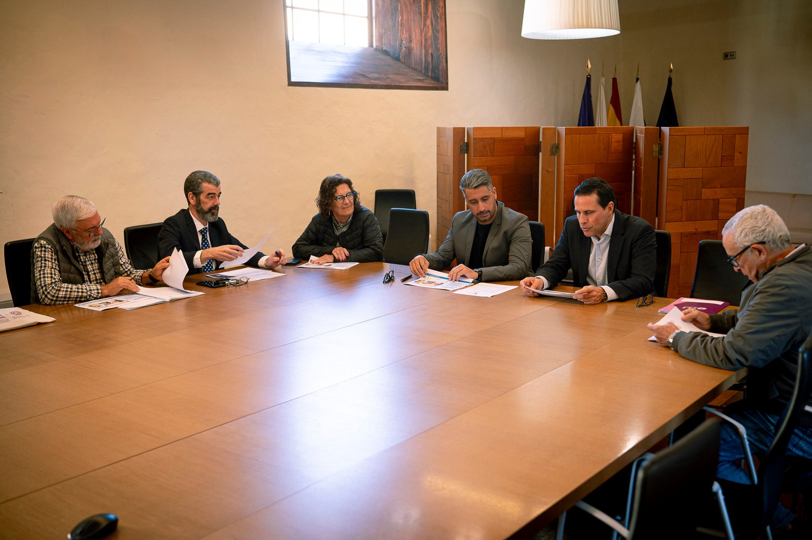 El Alcalde de San Cristóbal de La Laguna supervisa la preparación del III Pleno del FES 2025