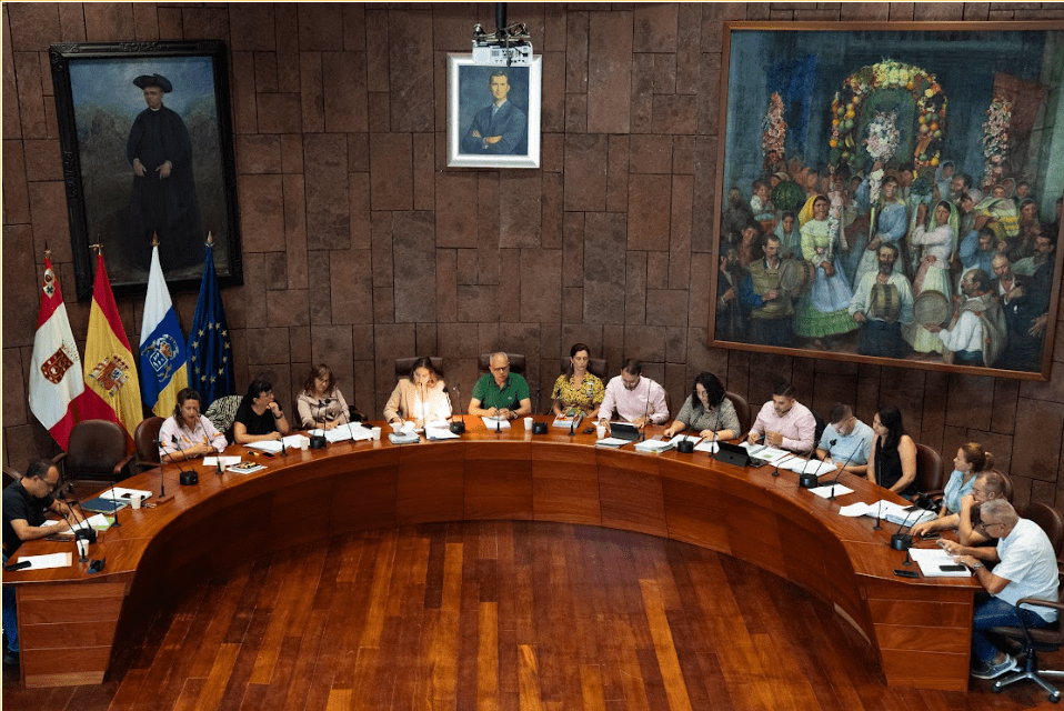 El Cabildo aprueba presupuesto para 2026 enfocado en bienestar social y futuro de La Gomera.