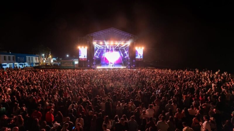 El Festival Arena Negra en Fuerteventura reúne a 34.000 espectadores durante el fin de semana.