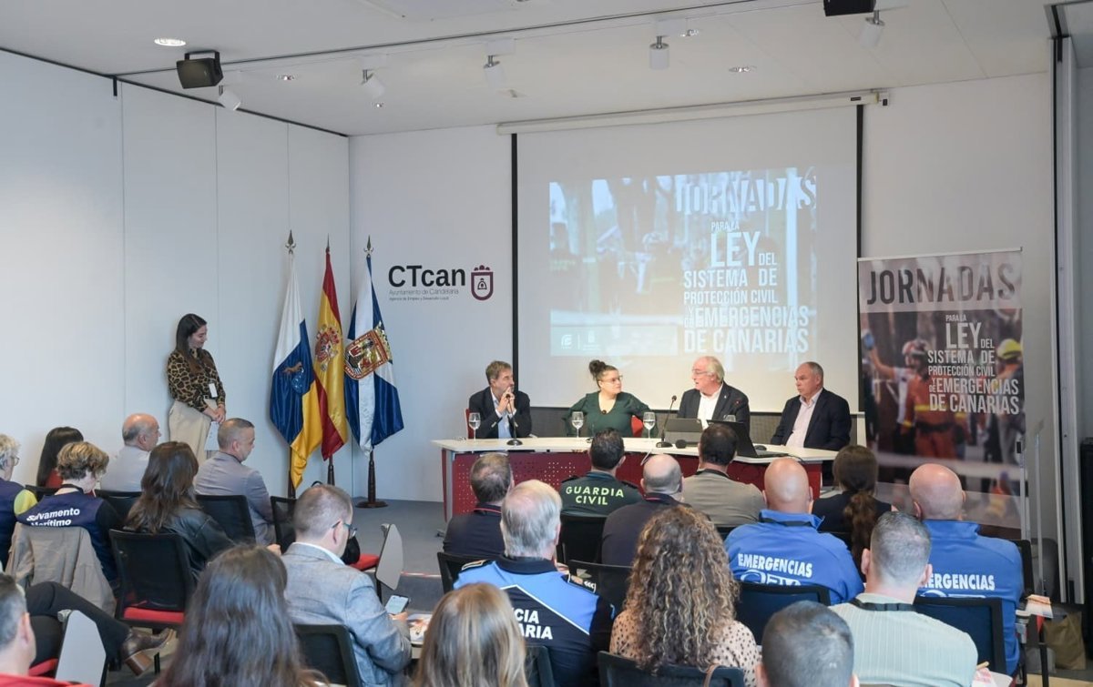 El Gobierno canario aborda las «singularidades» de cada isla para la futura Ley de Protección Civil.