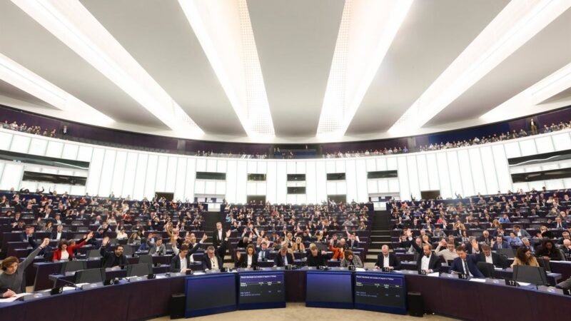 Eurodiputadas podrán delegar su voto al final del embarazo y tras dar a luz, un derecho vigente en Canarias desde 2020.