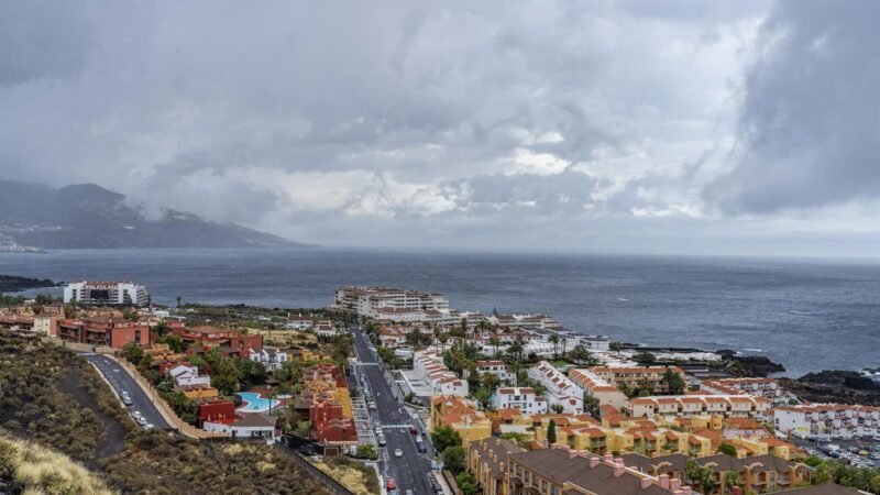 Lunes con intervalos nubosos y temperaturas estables en Canarias