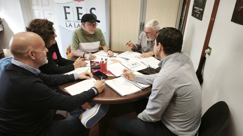 Reunión de la Comisión Permanente del FES para cerrar el año.