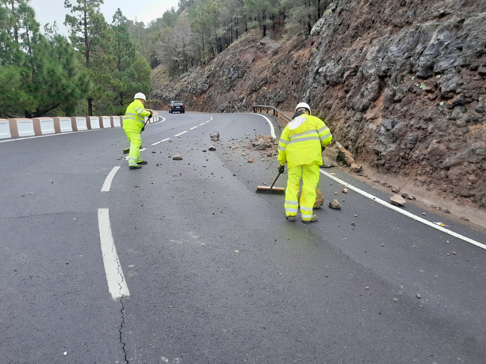 El CECOPIN de La Gomera registra solo una decena de incidencias durante las primeras horas de alerta.