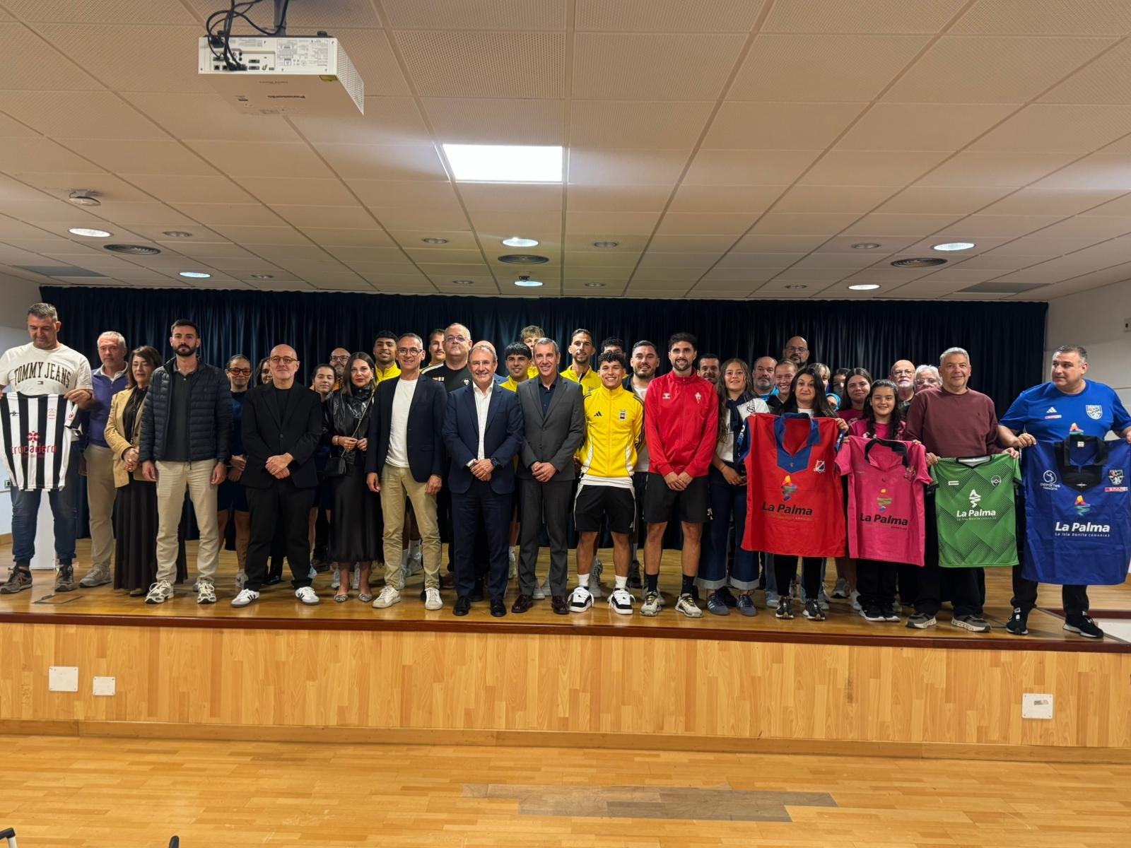 El Cabildo y clubes deportivos de La Palma se unen en campaña de donación de sangre